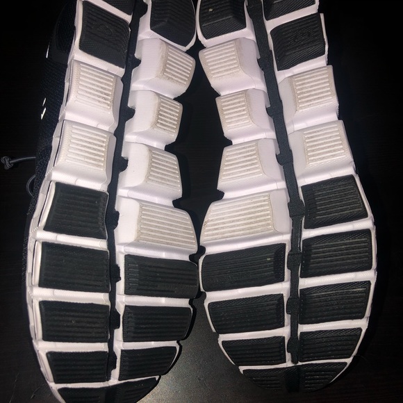 On Cloud Running Sneakers sz 7.5 - Picture 5 of 6